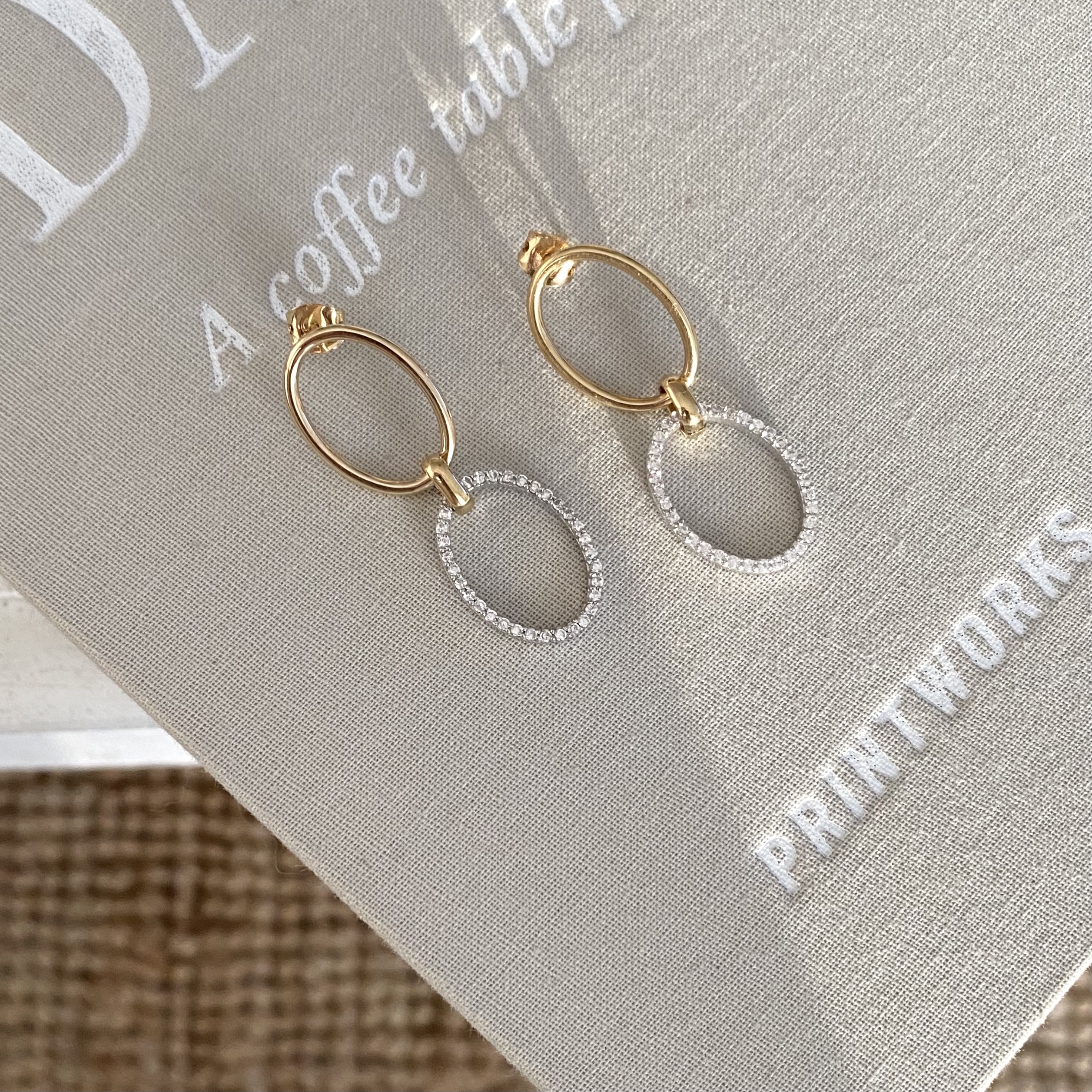 Boucles ovales doubles pièce unique