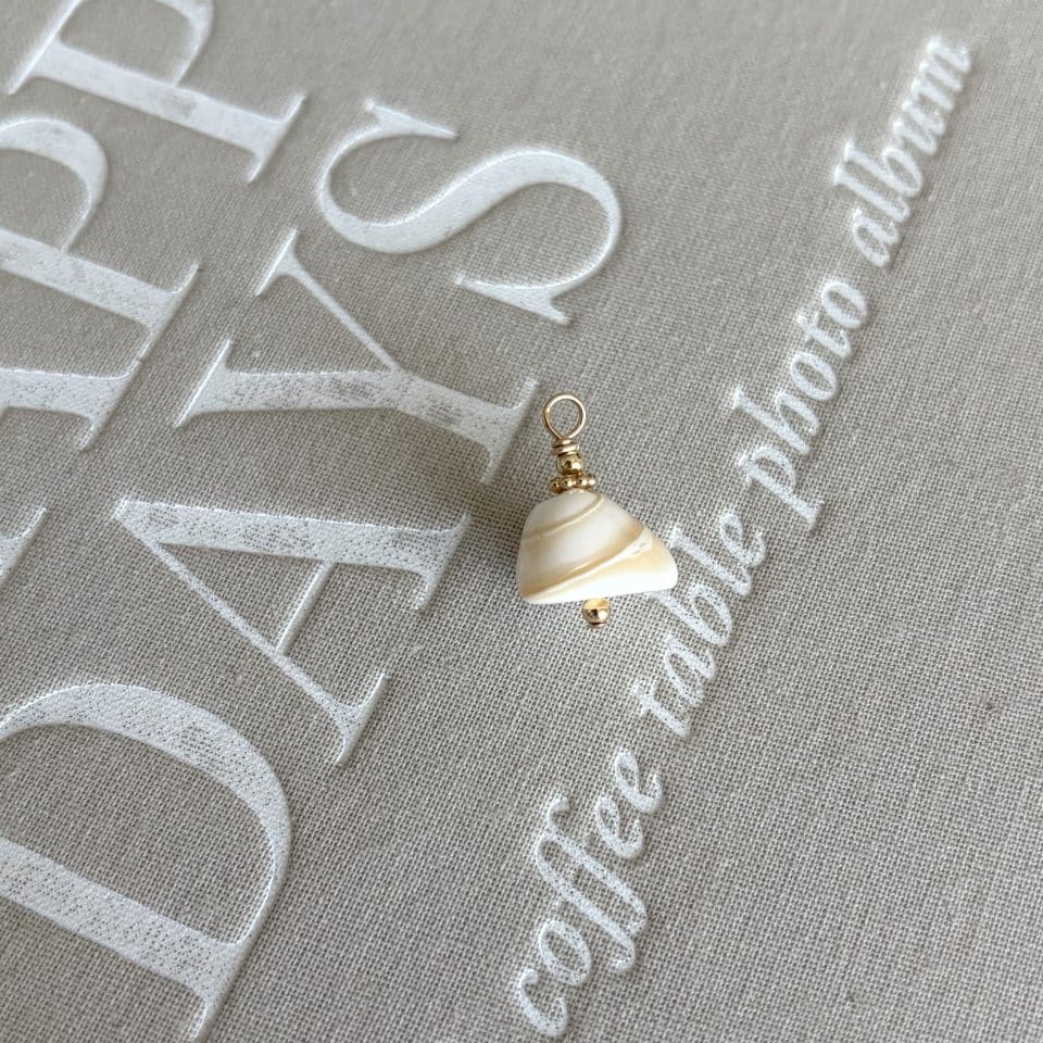 Pendentif coquille