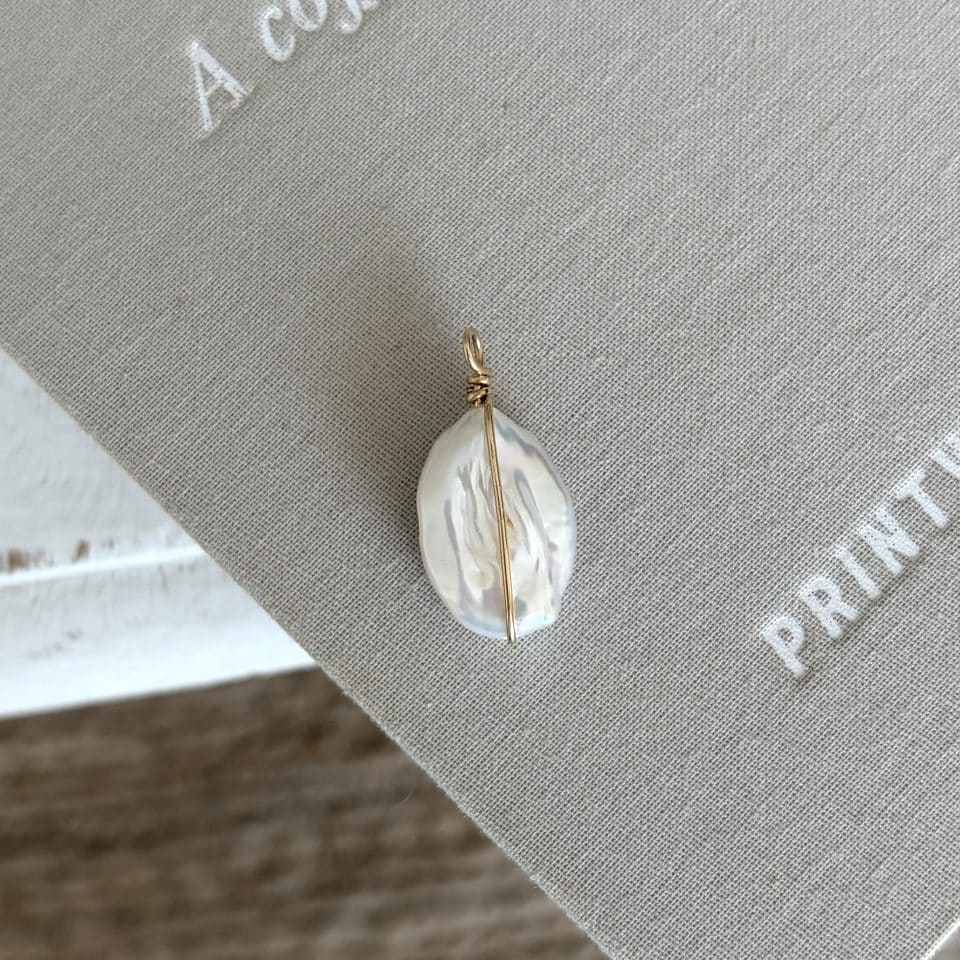 Pendentif perle culture plate