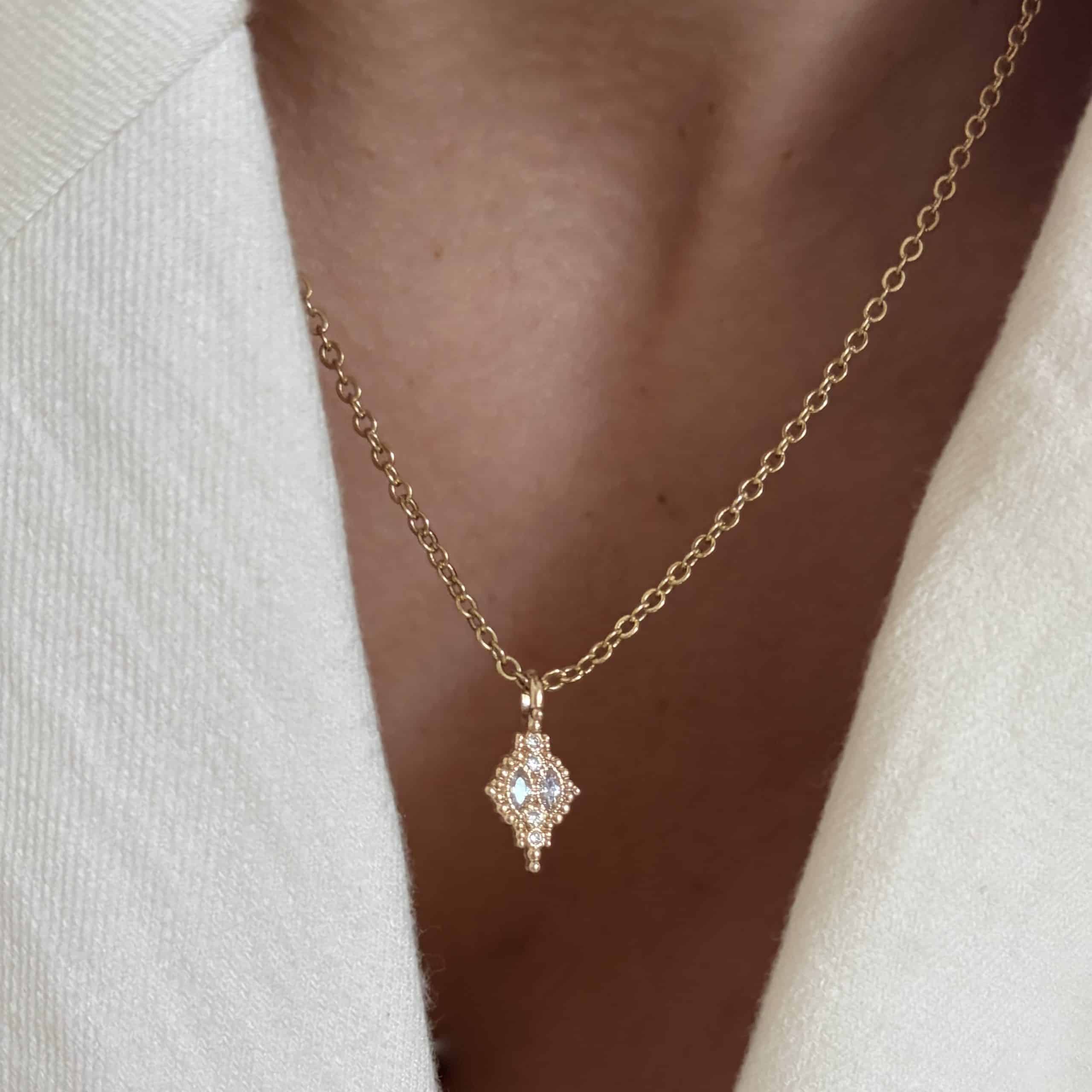 Collier Bindi