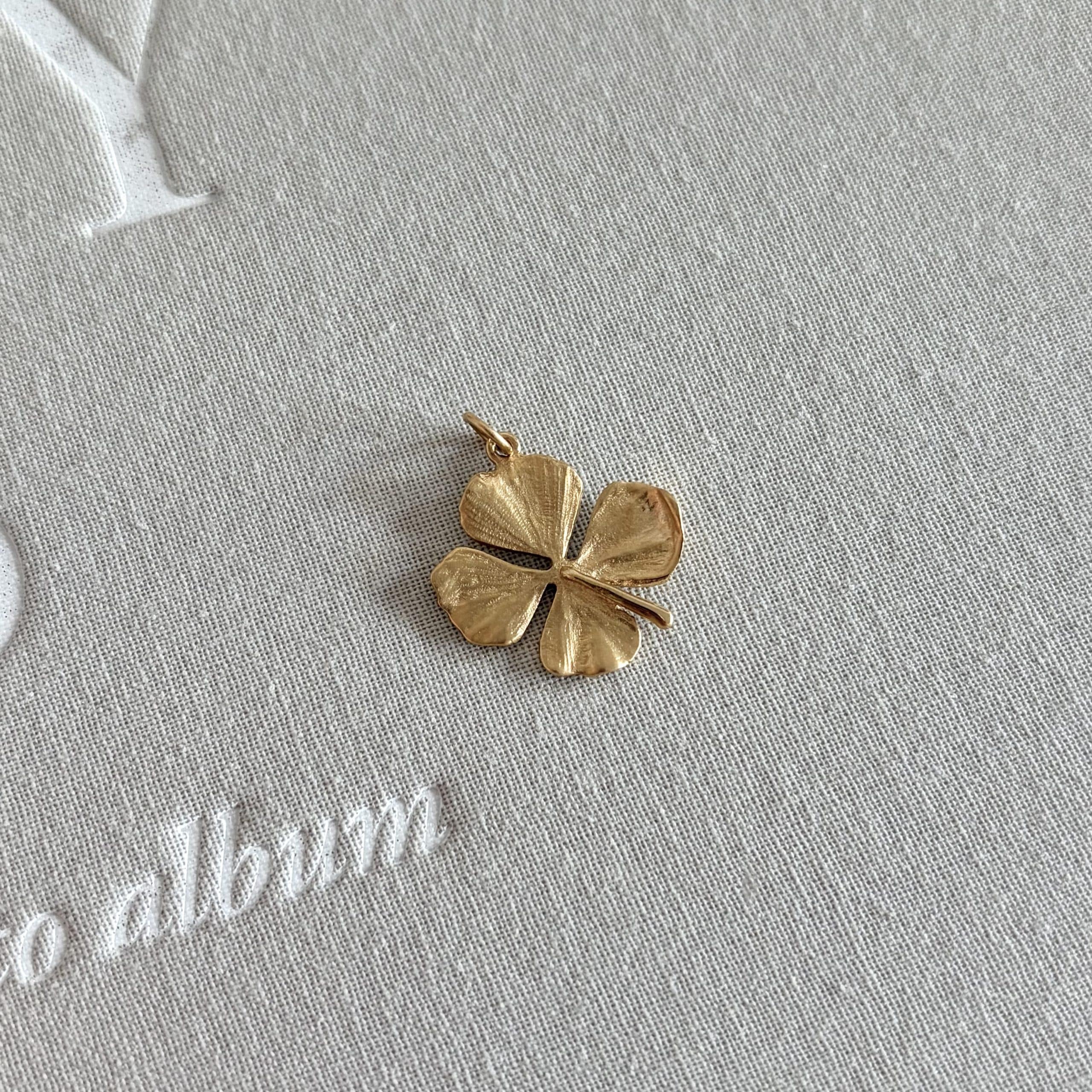 Pendentif trèfle