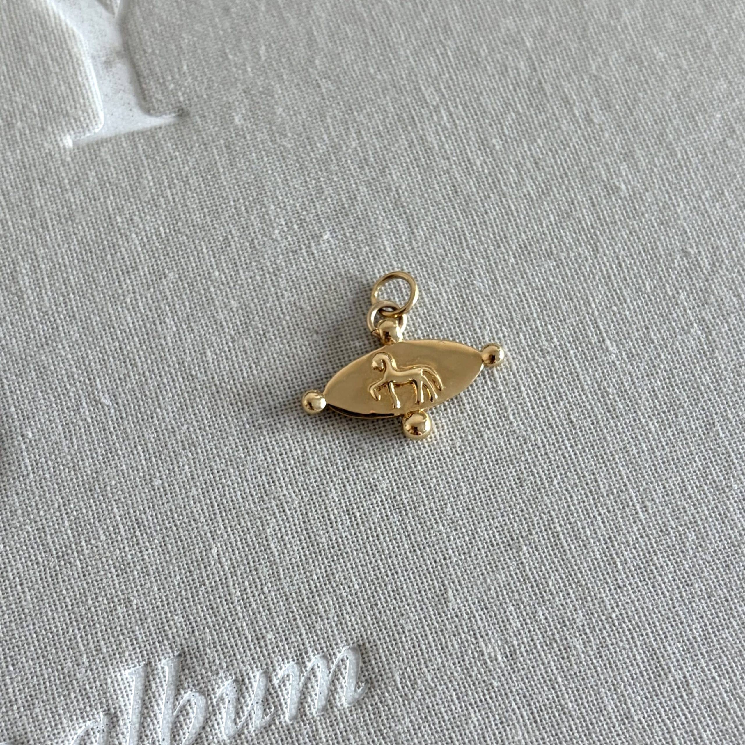 Pendentif cheval Grec
