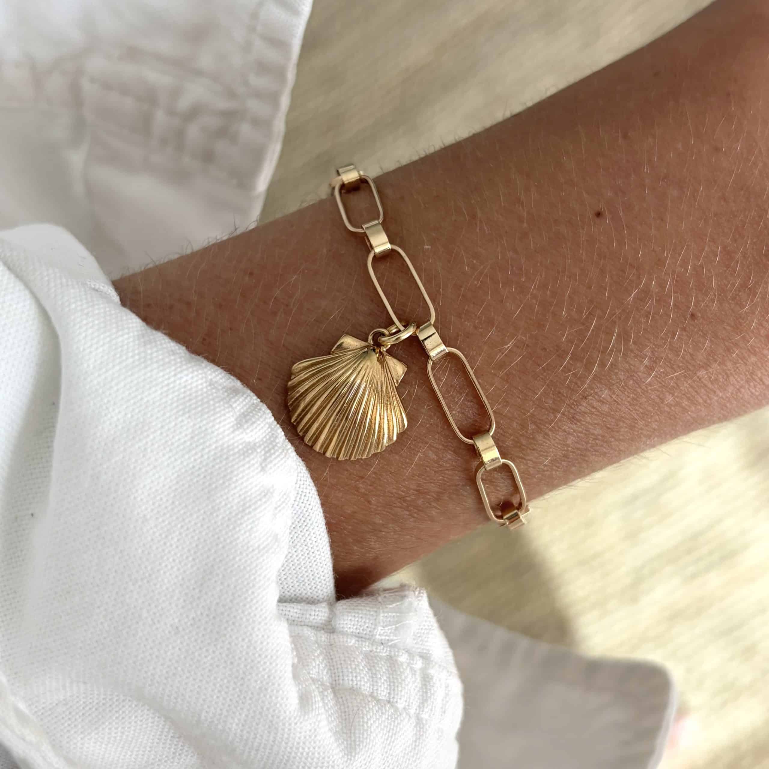 Bracelet coquillage or pièce unique